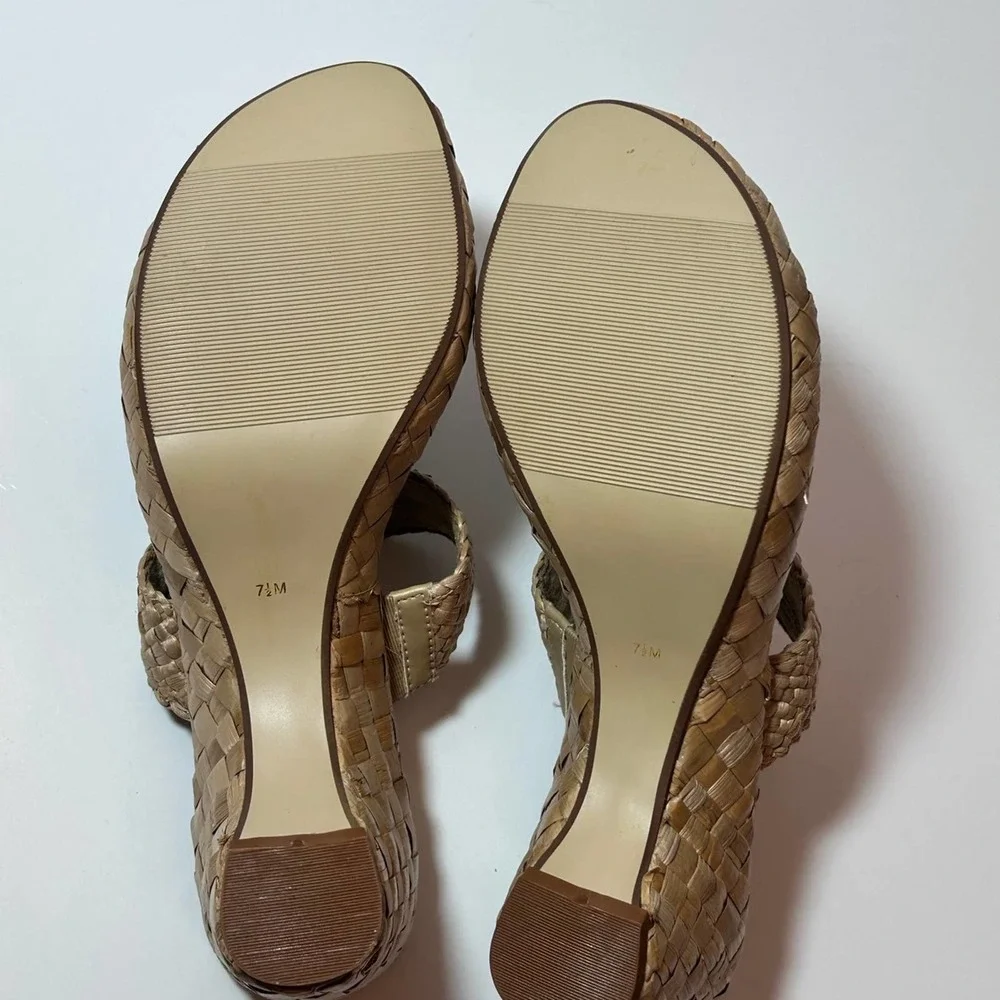 Bandolino~Women’s‎ 7 1/2” Pineapple Whimsical Weaved Wedge Sandals